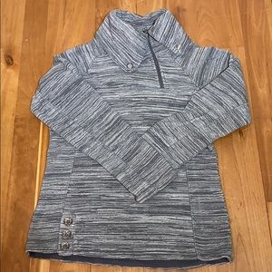 Avalanche gray pullover